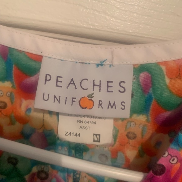 Peaches Uniforms Multicolor Dog Scrub Top - Picture 4 of 5
